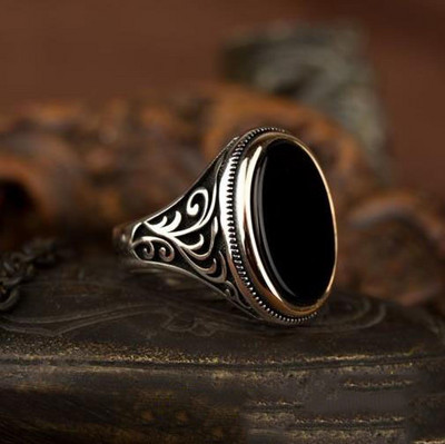 Milānas meitenes cirkona inkrustācijas melni krusta apmales gredzeni vīriešiem sarkani violeti kristāla vairumtirdzniecības juvelierizstrādājumu gadadiena