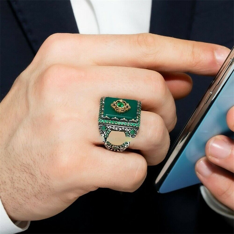 Európai és amerikai hangulatú, csúcskategóriás smaragd négyzet alakú gyűrű férfi divat nagy méretű, divatos, eltúlzott mutatóujjas gyűrű