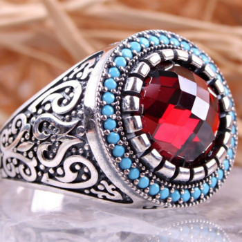 Νέο Ένθετο τυρκουάζ ανδρικό δαχτυλίδι πολυτελείας Προσωπικότητα Ρετρό Δαχτυλίδι με ρουμπίνι για να παρευρεθείτε στο πάρτι του συμποσίου Μόδα κοσμήματα