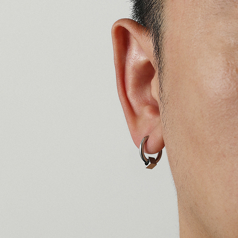 Naušnice sa zakovicama od titanijskog čelika za muškarce Žene Lažne naušnice bez piercinga Punk Rock Hiphop Modni nakit od nehrđajućeg čelika