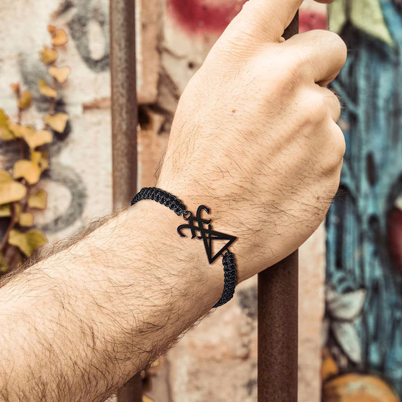 PODESIVA CRNA PLETNICA SA SATANSKIM KRIŽOM OD NEHRĐAJUĆEG ČELIKA LEVIJATANSKI KRIŽ LUCIFEROVA NARUKVICA ZA MUŠKARCE UNISEX NAKIT