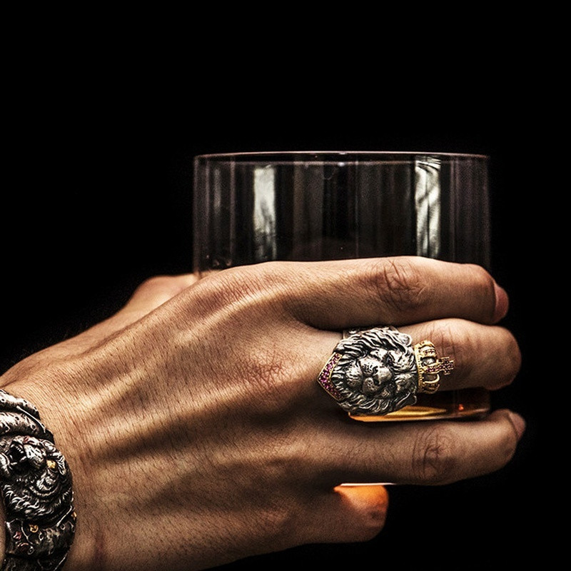 Vīriešu retro ballīte, radoša valdonīga lauva karaļa kroņa punk hip hop rotaslietas dzimšanas dienas zēnam izsmalcinātu modes preču vairumtirdzniecība