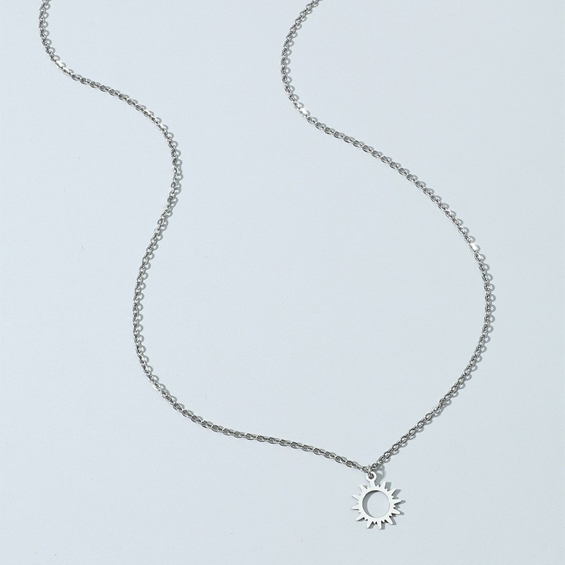 Colier negru din oțel inoxidabil placat Hollow Sun Totem Colier pendant pentru femei bărbați farmec pentru petrecere de aniversare bijuterii de modă