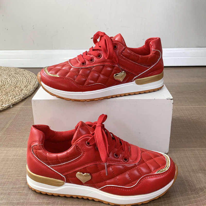 Naiste tossud Luksusliku disainiga needid kootud hingavast võrgust vulkaniseeritud jalanõud vabaajakõnnid, lamedad nahast kevadised, populaarsed jalanõud