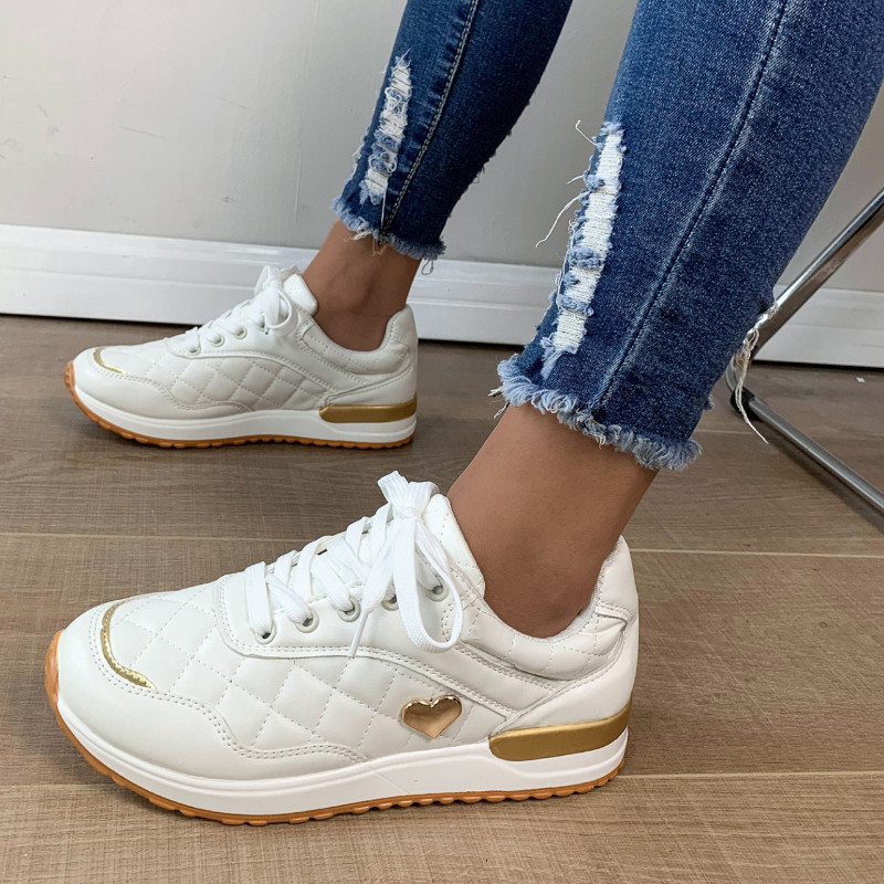 Naiste tossud Luksusliku disainiga needid kootud hingavast võrgust vulkaniseeritud jalanõud vabaajakõnnid, lamedad nahast kevadised, populaarsed jalanõud