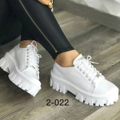 Fashion Loafers 2023 őszi új, kereszt nyakkendős, lélegző, csúszásmentes platformú, vulkanizált brit stílusú bőr alkalmi cipők nőknek