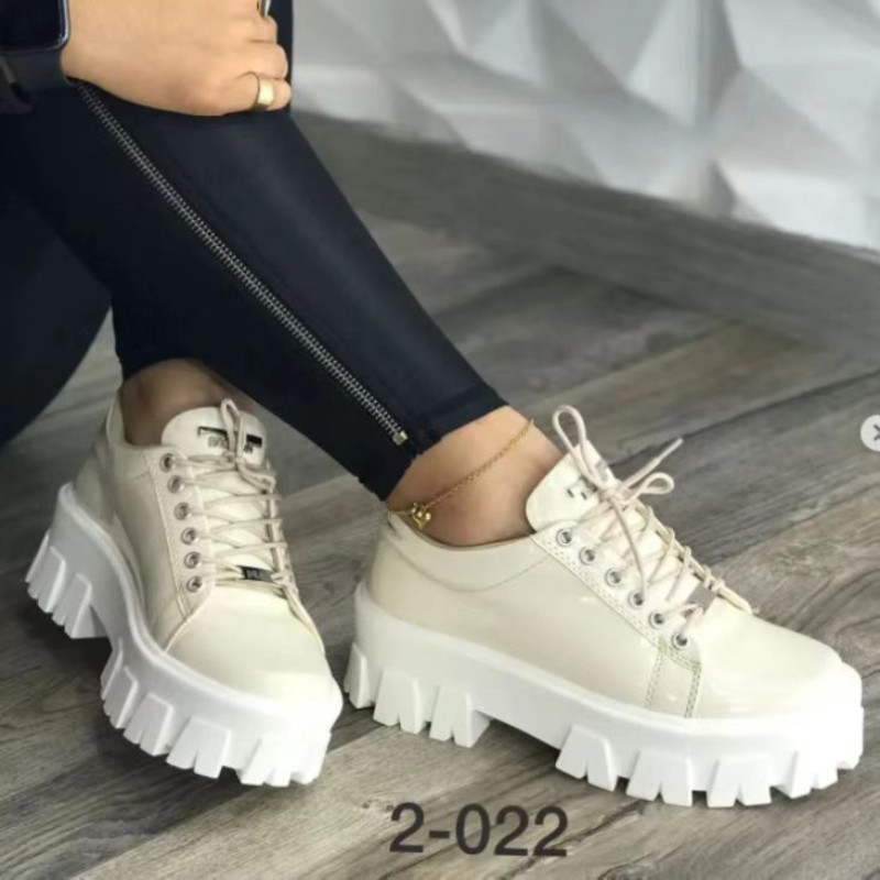 Fashion Loafers 2023 őszi új, kereszt nyakkendős, lélegző, csúszásmentes platformú, vulkanizált brit stílusú bőr alkalmi cipők nőknek