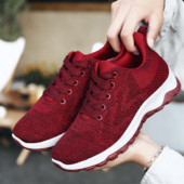 Jaunas pavasara sieta kedas sievietēm 2022. gada modes elpojošas sieviešu apavi ar biezu zoli, mušu austām mežģīnēm, sieviešu vulkanizēti apavi