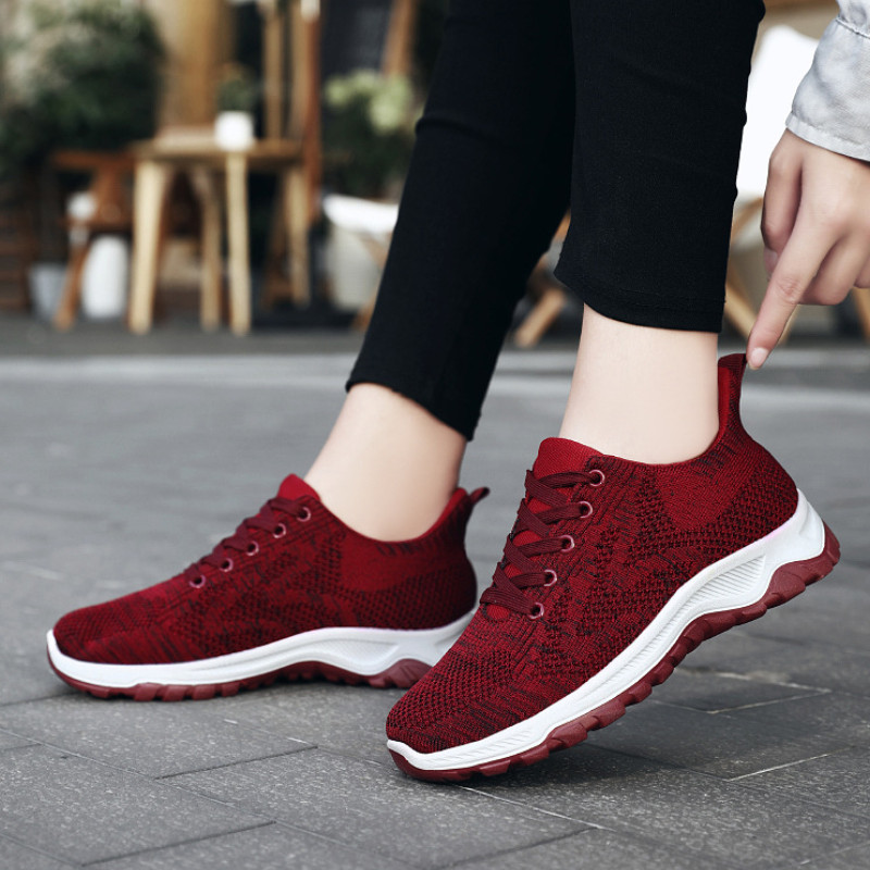 Jaunas pavasara sieta kedas sievietēm 2022. gada modes elpojošas sieviešu apavi ar biezu zoli, mušu austām mežģīnēm, sieviešu vulkanizēti apavi