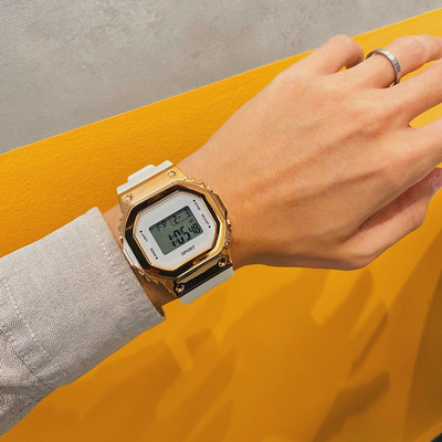 Sport digitaalne ümmargune käekell roostevabast sihverplaadist vabaaja multifunktsionaalne väliskell, kummist rihmaga moodne meeste käekell