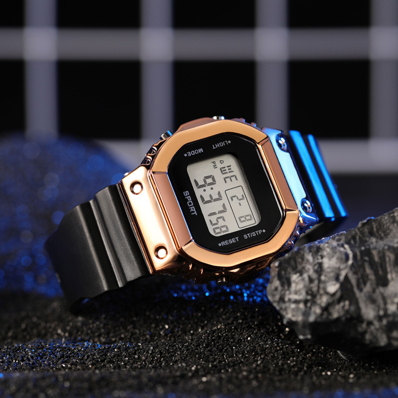 Sport digitaalne ümmargune käekell roostevabast sihverplaadist vabaaja multifunktsionaalne väliskell, kummist rihmaga moodne meeste käekell