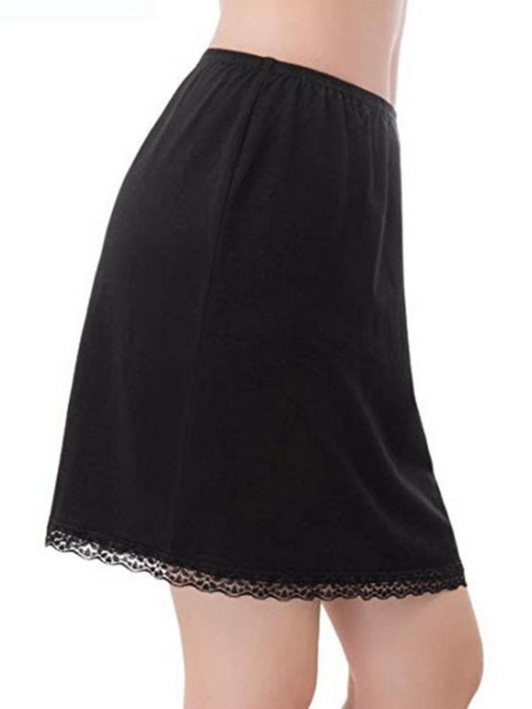 Sieviešu elastīgs viduklis pussvārki apakšsvārki īsa kleita sieviešu piena zīda balta mežģīnes piepilsētas birojā sieviete pret tukšu