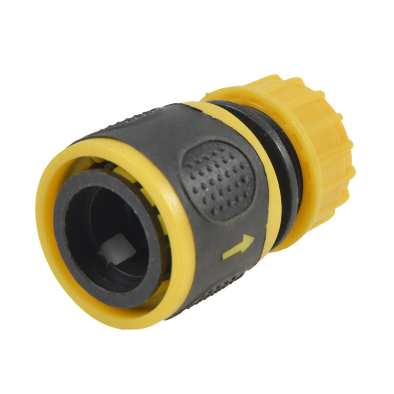 1/2 collas savienojums ir pārklāts ar līmi un savienots ar ūdens cauruli adapteriem 1 pc ietīšanas līmes un ūdens ātrais savienojums