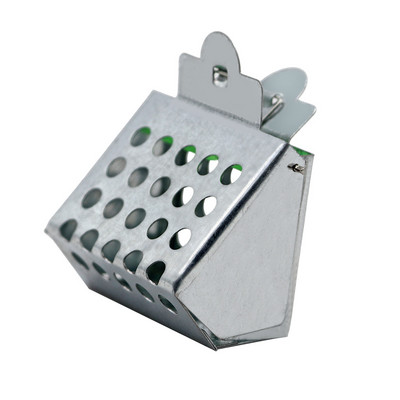 1 vnt. bičių karalienės gaudyklės segtukas, plieninis narvas, bitininkystės įrangos įrankis, bitininko įrangos izoliavimo kambarys