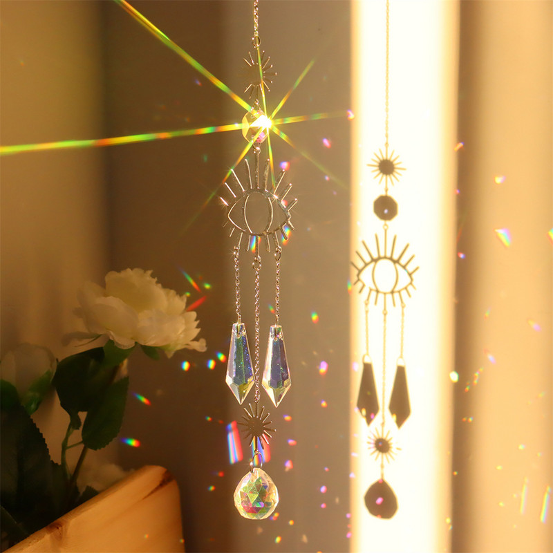 Kristallliblikas deemoni silmade tuulekella ripats päikesepüüdja värvilised helmed rippuvad tilgad õues siseruumides aiatarbed