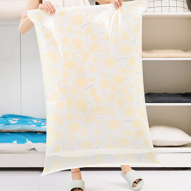 Vakuuminis laikymo maišelis, skirtas buitiniam suslėgtam, atsparus drėgmei, didelės talpos drabužių antklodėms, sulankstomas, taupomas vietos