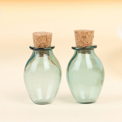 2 tk Mini klaasvärvi pudelid Armsad pudelid korgist väikeste pudelitega Kingitus pisikeste purkidega viaalid