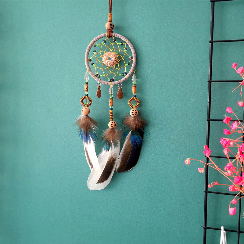 Mini Dream Catcher automobilio pakabukas vėjo varpelių plunksnų dekoras Rankų darbo svajonių gaudyklės dovanos namų dekoravimui ir pakabinamoms puošmenoms
