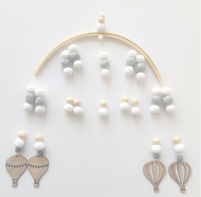 Ins Ziemeļvalstu vēja zvans Plīša bumba koka krelles Mazuļa bērni Guļamistabas istabas dekors Roku darbs pie sienas rotājumi Foto rekvizīti Vēja zvans