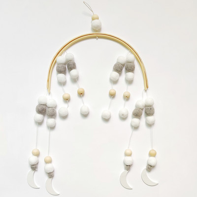 Ins Ziemeļvalstu vēja zvans Plīša bumba koka krelles Mazuļa bērni Guļamistabas istabas dekors Roku darbs pie sienas rotājumi Foto rekvizīti Vēja zvans