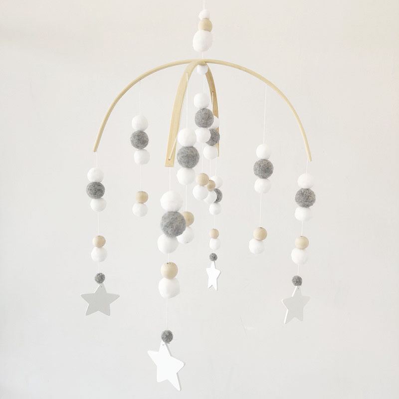 Ins Ziemeļvalstu vēja zvans Plīša bumba koka krelles Mazuļa bērni Guļamistabas istabas dekors Roku darbs pie sienas rotājumi Foto rekvizīti Vēja zvans