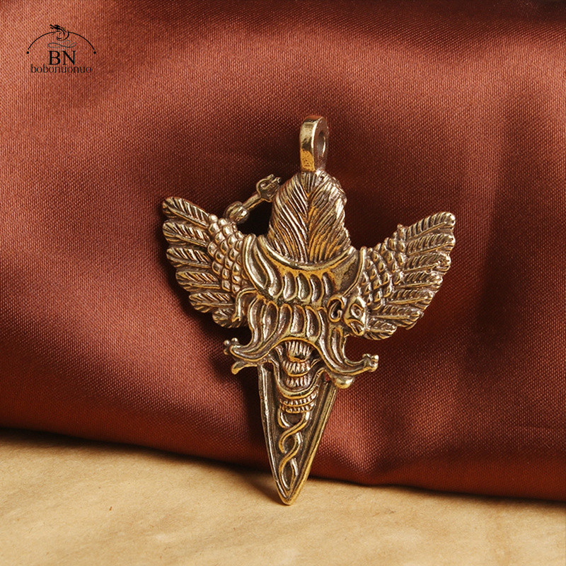 Misiņa Vadžra-Jakstu piesta Vadžras figūriņas Virves piekariņi Tibetas budisma piekariņi Misiņa mašīnas atslēgām piekarināmie mājas rotājumi