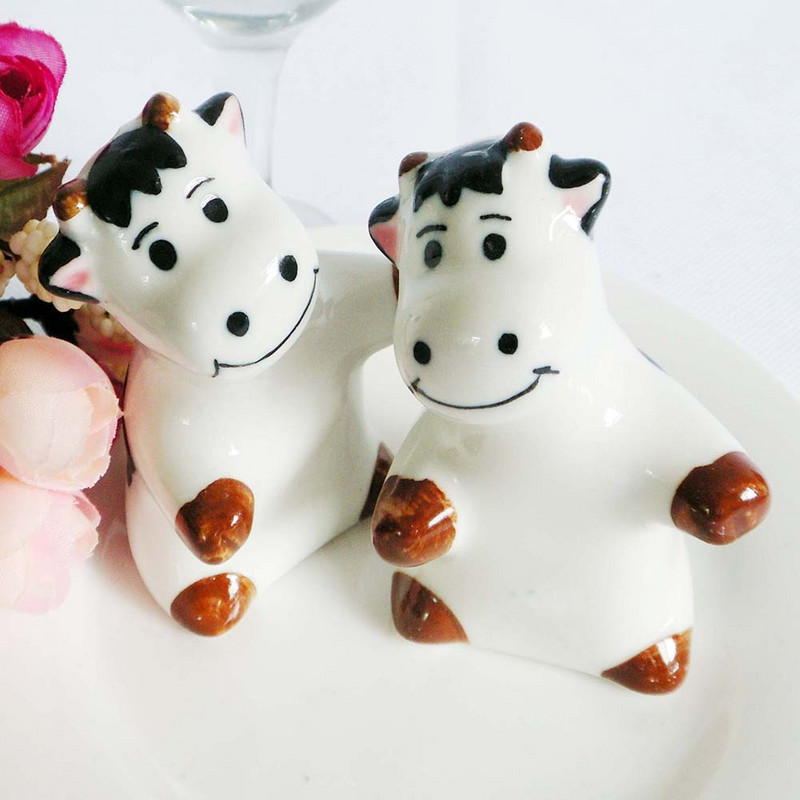 Крава Керамични сол и пипер Шейкъри Сватбена услуга Кухненски консумативи Кухненски прибори Хотелски консумативи ПОДАРЪЦИ Бебешки празник