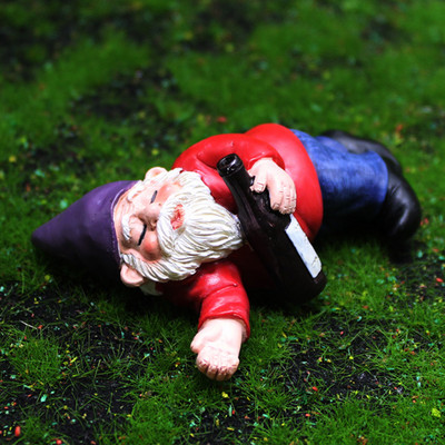 Mini piedzērušies rūķi Rūķu feja Dārza statuja Miniatūras Pagalma Elfa figūra Sveķu mikroainava āra figūriņas ornaments