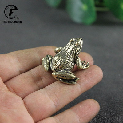 Месингова златна жаба Lucky Tea Pet Vintage Симулация Фигурки на животни Миниатюри Орнамент за бюро за домашен офис Декорация на кола Занаяти