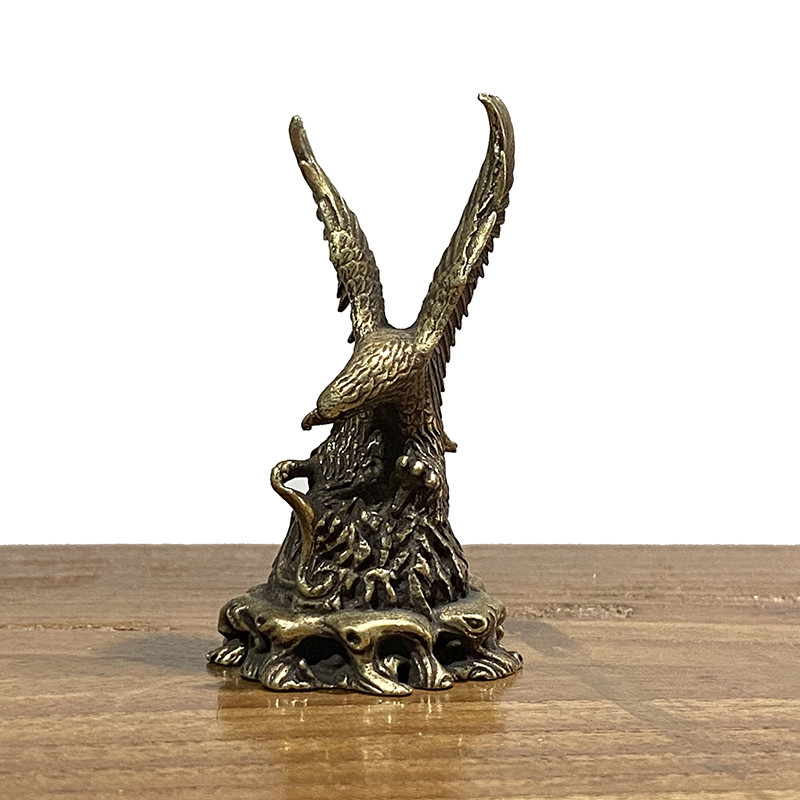 Antikvāri cieta vara rotājumi Bronzas lidojošais ērglis statuja Misiņa miniatūras figūriņas Mājas dekori Biroja galda dekori Tēja Mājdzīvnieki