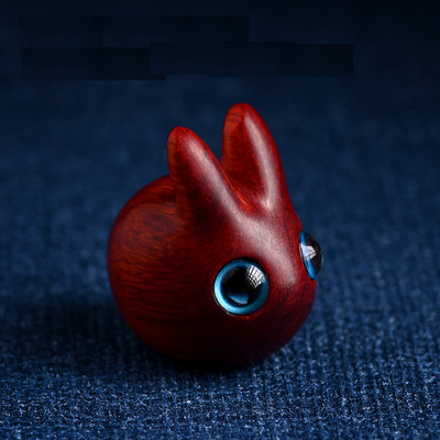 Kawaii triušio miniatiūrinės figūrėlės Raudonos sandalmedžio raižybos skulptūros amatų stalo papuošalai Pasakų sodo kambario dekoras Gimtadienio dovana