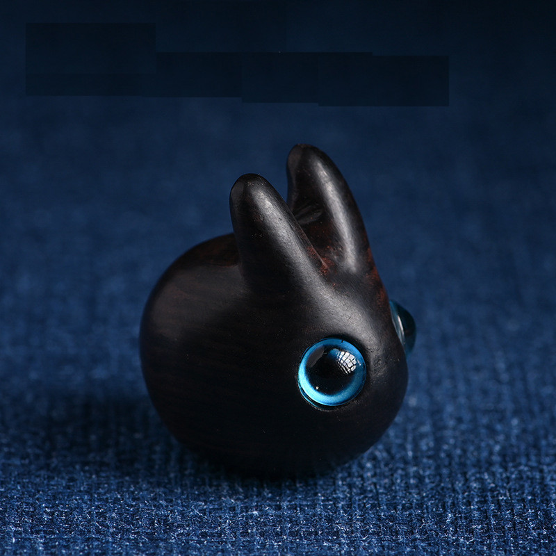 Kawaii triušio miniatiūrinės figūrėlės Raudonos sandalmedžio raižybos skulptūros amatų stalo papuošalai Pasakų sodo kambario dekoras Gimtadienio dovana