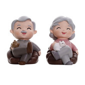 Vecmāmiņas vectēva statuja miniatūra figūriņa, sveķu pāris, ornaments kūkas dekorēšanai, lelle skapja plauktu dekorēšanai.