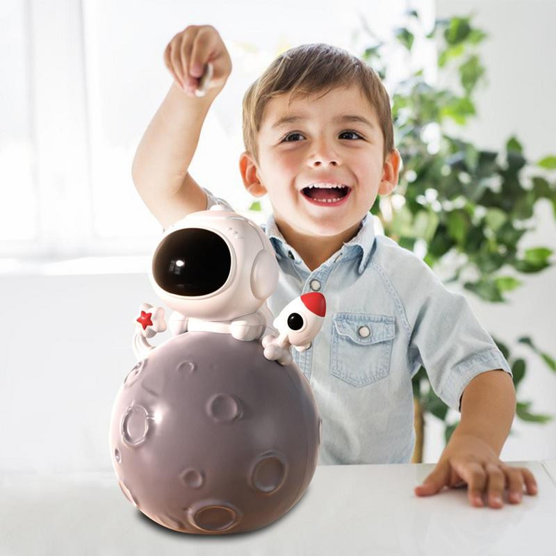 Plastmasas astronautu cūciņa banka trušu banka Jaungada astronauta rotaļlieta ar planētas monētu banku sveķu naudas burciņu kosmosa dekorēšanai