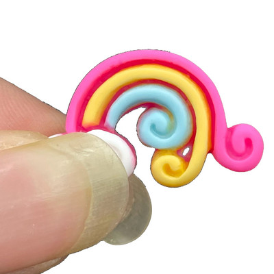 20 vnt. Naujas mielas mini animacinis filmas karūna vaivorykštės debesis, plokščia nugara Derva, iškarpų knyga „pasidaryk pats“ papuošalai, ausiniai, amatų dekoravimo priedai