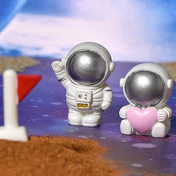 Ρητίνη Space Astronaut Ornaments Μοντέρνα οικιακή βιβλιοθήκη Διακόσμηση επιφάνειας εργασίας Spaceman Sculpture Μοντέλο αγάλματος Δημιουργικό δώρο γενεθλίων