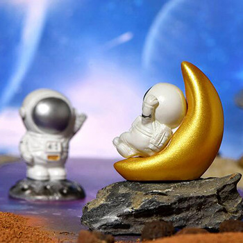 Ρητίνη Space Astronaut Ornaments Μοντέρνα οικιακή βιβλιοθήκη Διακόσμηση επιφάνειας εργασίας Spaceman Sculpture Μοντέλο αγάλματος Δημιουργικό δώρο γενεθλίων