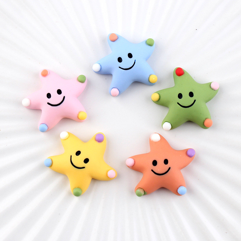 10db Kawaii Resin Smile Starfish Ötcsillagos miniatűr Cabochon Art Supply Barkács fülbevaló Kézműves dekoráció Házi Ajándék Telefon Deco