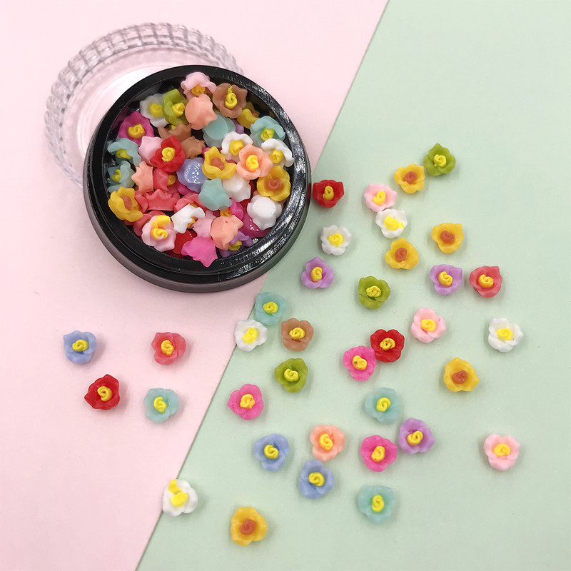 100 gab jaukts 6 mm mini 3D rožu zieds ar plakanu sveķu kabošona nagu mākslas manikīra dekorēšanu.