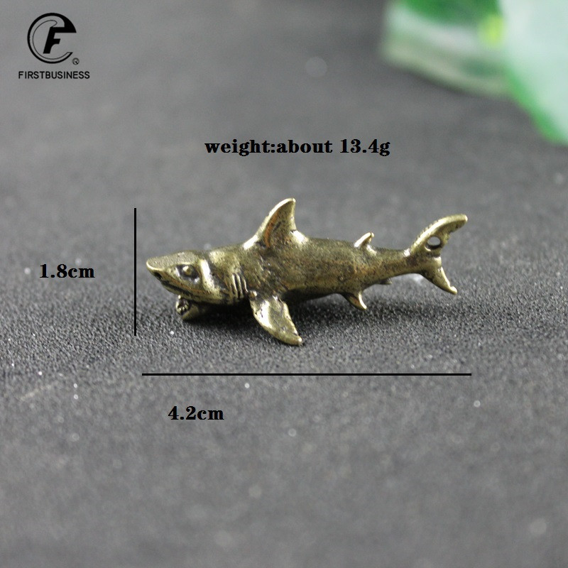 Misiņa kulons automašīnas atslēgu piekariņš haizivs dzīvnieku figūriņas Roku darbs vintage atslēgu piekariņš piekarināms rotaslietas vīriešiem sievietēm atslēgu piekariņš bērniem dāvanas