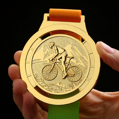 Pielāgoti vispārīgi metāla velosipēda medaļu izjādes aktivitātes šosejas sacīkstes kalnu divriteņu sacensībās Zelta, sudraba un bronzas suvenīri