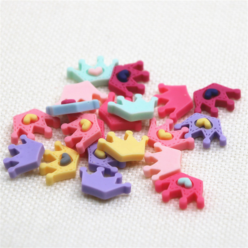 50 gab 16 mm jauktas krāsas maza vainaga sveķu plakanā kabošona rotaslietas/telefons/nagu mākslas rotājumi.