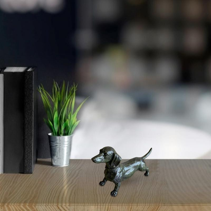 Melnais taksis statuja Dārza dekors zāliena sveķu suņa skulptūra āra iekštelpu dekora rotaļlietas bērniem Dzīvnieku modeļa figūra