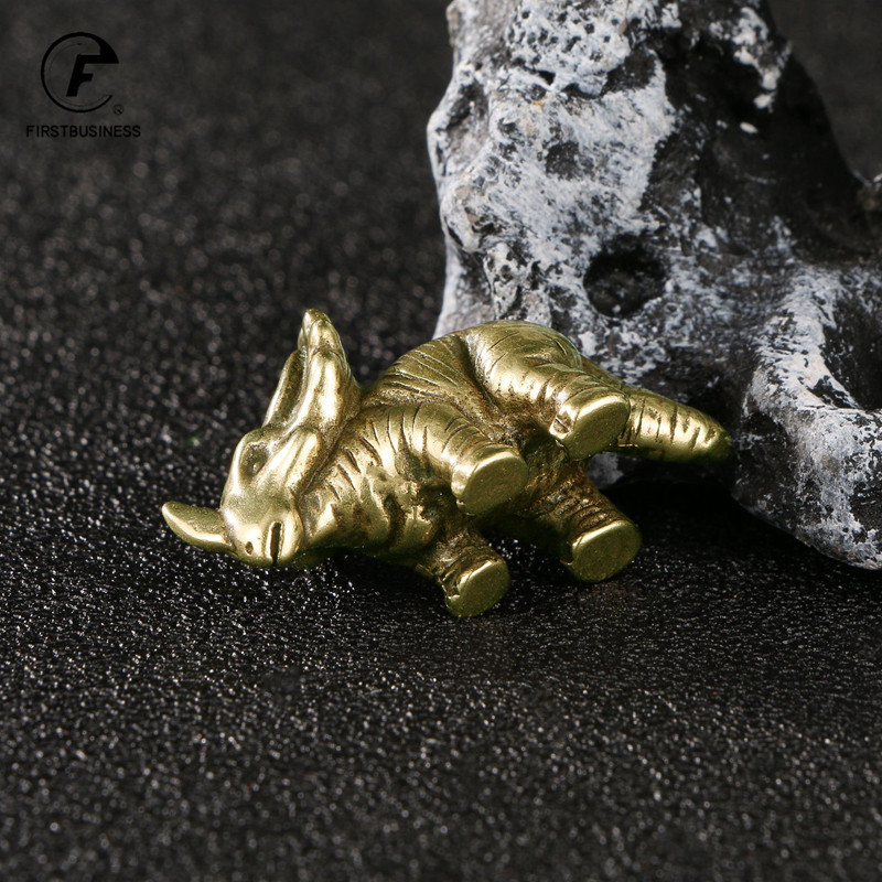 Solid messingist sarvedega dinosaurus Juura ajastu dinosauruste perekond Väike kuju Kontor Töölaua kaunistused Tee Lemmiklooma käsitöö Loomade kujukesed