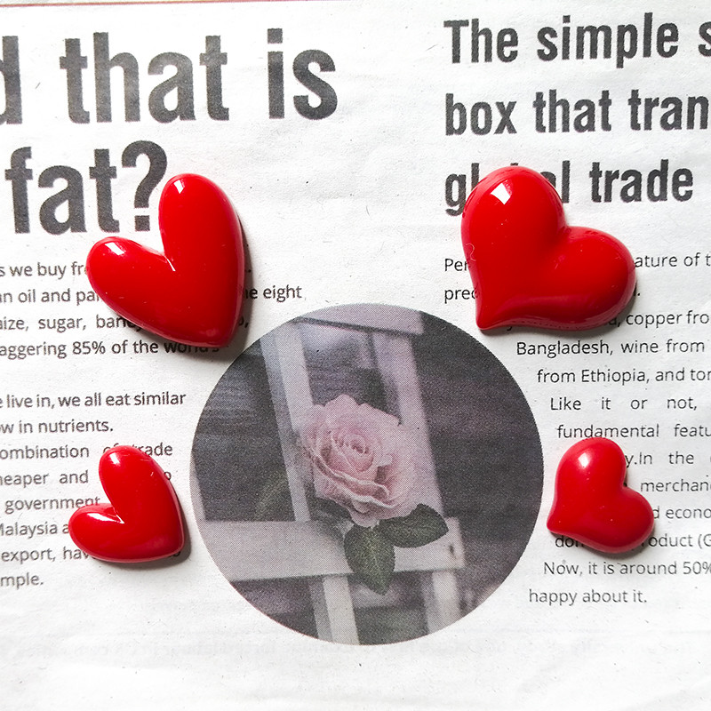 Maži meilės širdies šaldytuvo magnetai Mieli mini animacinių filmukų šaldytuvo lipdukai Puikūs dervos raudoni rožiniai maži magnetai nuotraukos žinutei