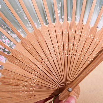 Αντίκες πτυσσόμενος ανεμιστήρας από μπαμπού Hanfu Folding Fan Φοιτητικός χορευτικός δώρο Ανεμιστήρας Αντίκες γιαπωνέζικο σκάλισμα βεντάλιας Θαυμαστές γάμου