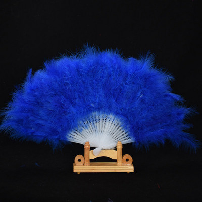 Baltas rokas vēdekļi, salocīti spalvu vēdekli, roku darbs