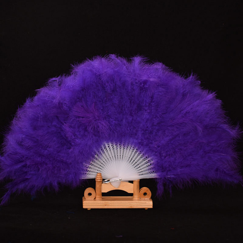 Baltas rokas vēdekļi, salocīti spalvu vēdekli, roku darbs