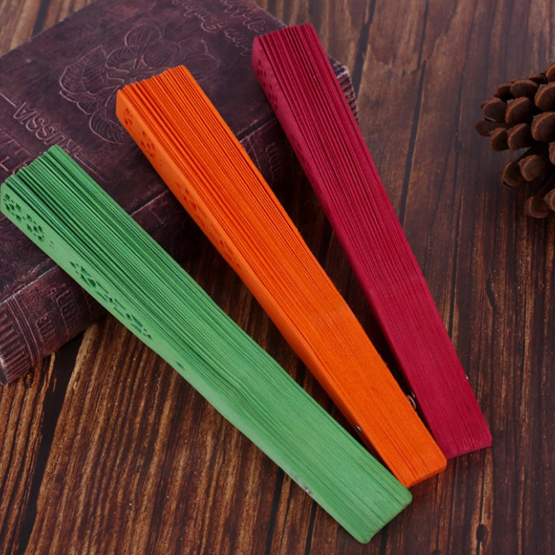 Mados vestuvės rankomis kvapnus vakarėlis raižytas bambuko sulankstomas vėduoklė Kiniška medinė vėduoklė Vintažinis tuščiaviduris senovinis sulankstomas ventiliatorius