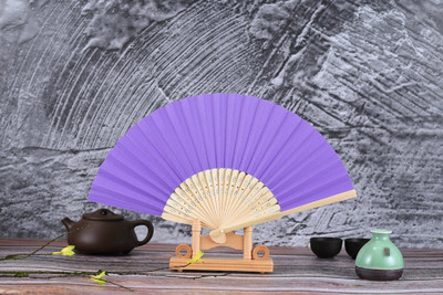 Kinietiško stiliaus graviruota vėduoklė, sulankstoma vėduoklė, 2023 m. Naujas šokių vestuvių gimtadienio vakarėlis, skirtas rankų darbo gerbėjams papuošti, dovana svečiui